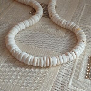 Vintage Hawaii Puka Sea Shell Island Necklace